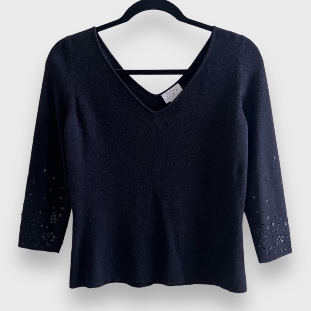 Ann Taylor LOFT V-Neck Sequin Sweater | Size Medium | Black | $20